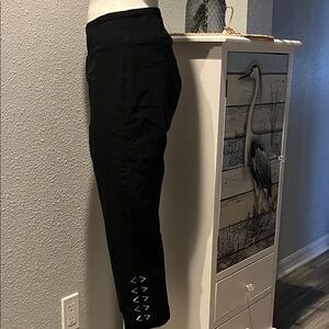Chic Black Capri Women's Pants size 10